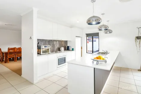 Property photo of 2 Dundas Lane Swan Hill VIC 3585