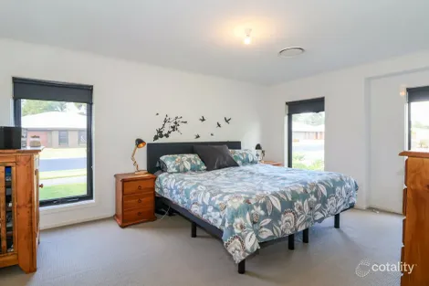 Property photo of 2 Dundas Lane Swan Hill VIC 3585