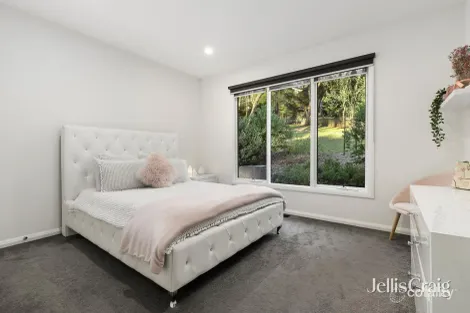 Property photo of 159 Scenic Crescent Eltham North VIC 3095