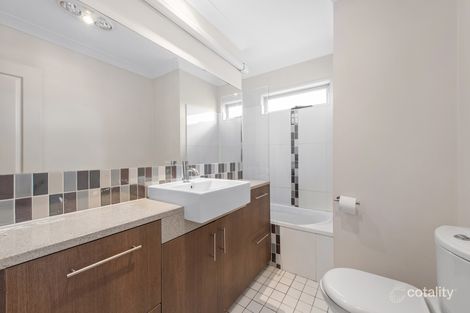 Property photo of 8/24 Rogoona Street Morningside QLD 4170