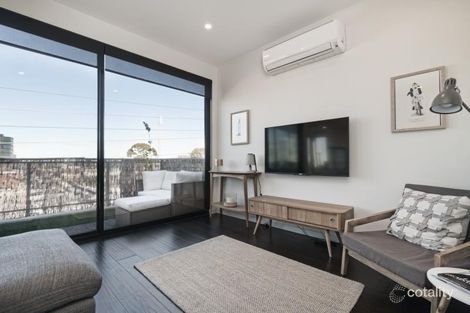 Property photo of 402/451 South Road Bentleigh VIC 3204