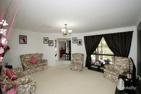 Property photo of 7 Greenway Street Lloyd NSW 2650