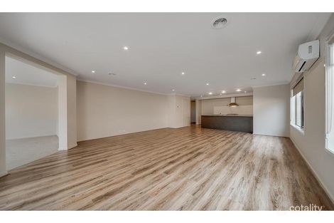Property photo of 11 Nellburn Terrace Cranbourne East VIC 3977