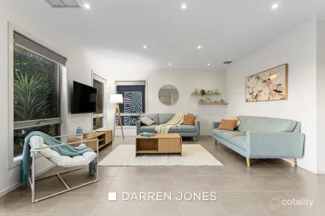 Property photo of 10 Wickham Place St Helena VIC 3088