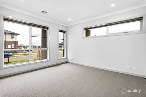 Property photo of 1 Tuition Drive Tarneit VIC 3029