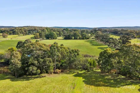 301 OLD DRUMMOND RD, TARADALE, VIC 3447