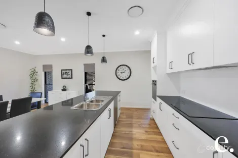 Property photo of 10 Dorron Moore Park Beach QLD 4670