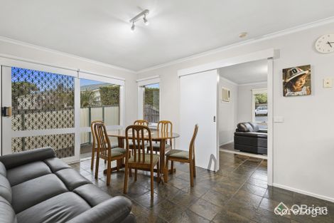 Property photo of 3 Harrow Place Endeavour Hills VIC 3802