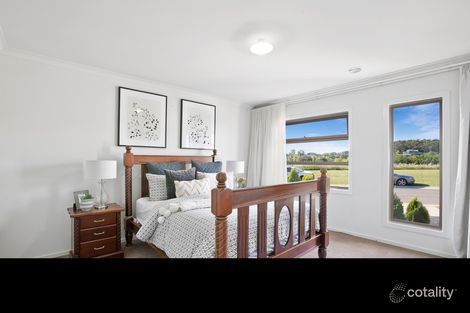 Property photo of 18 Pink Hill Boulevard Beaconsfield VIC 3807