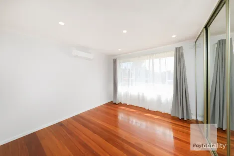 Property photo of 2 Power Close Gladstone Park VIC 3043