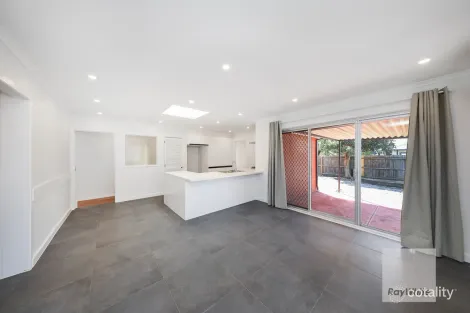 Property photo of 2 Power Close Gladstone Park VIC 3043