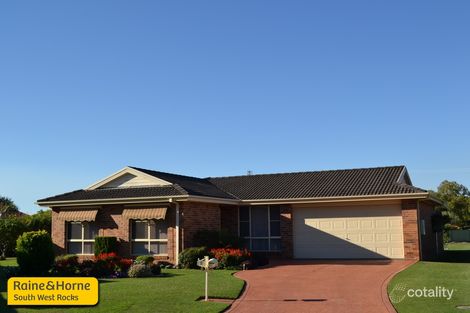 8 Fairway Pl, South West Rocks, NSW 2431