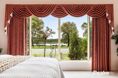 Property photo of 34 Moondarra Drive Berwick VIC 3806