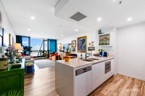 1206/2 COMO CRES, SOUTHPORT, QLD 4215