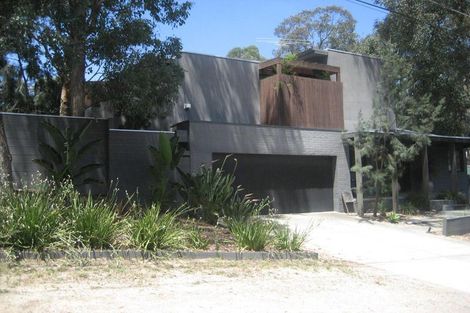 Property photo of 2 Dale Avenue Eltham North VIC 3095