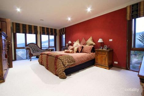 Property photo of 60 Waterfall Drive Jerrabomberra NSW 2619