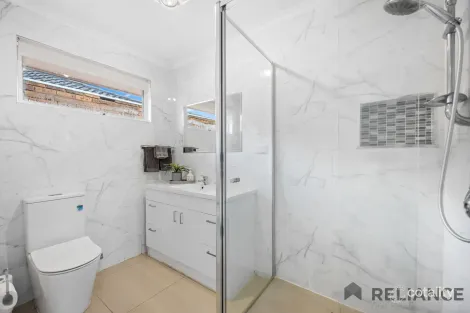 Property photo of 25 Harvey Court Roxburgh Park VIC 3064