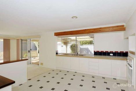 Property photo of 4 Manly Crescent Warnbro WA 6169