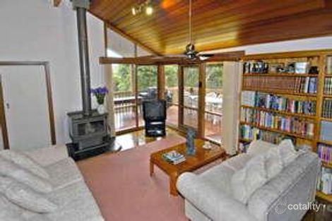 Property photo of 2 Landscape Court Eltham VIC 3095