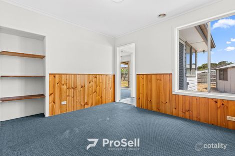 Property photo of 21 Parkland Avenue Hampton Park VIC 3976