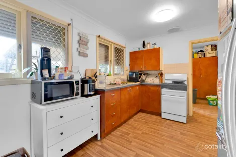 Property photo of 18 Rosher Road Lockridge WA 6054