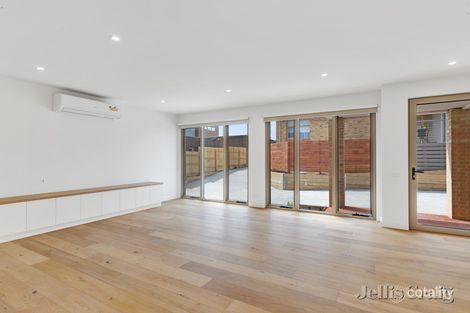 Property photo of 2/16 Glenauburn Road Lower Plenty VIC 3093