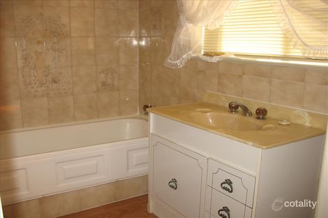 Property photo of 22 Stenhouse Avenue Brooklyn VIC 3012