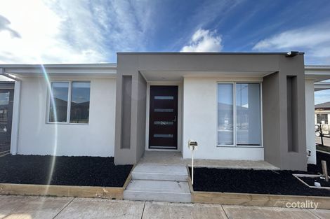 Property photo of 7 Distaff Way Rockbank VIC 3335