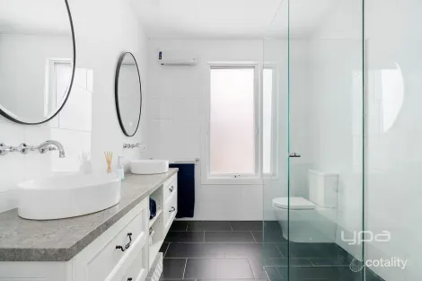 Property photo of 20 Grandview Avenue Rye VIC 3941