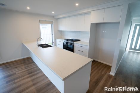 Property photo of 6-8 Bondi Crescent Gobbagombalin NSW 2650