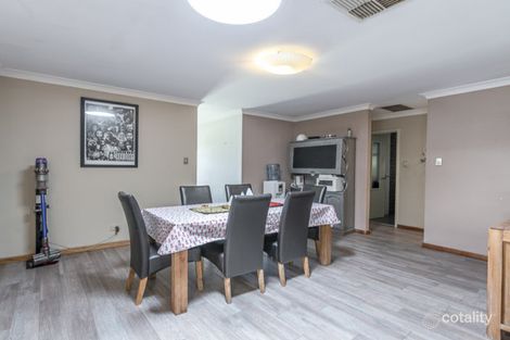 Property photo of 20 Honeysuckle Place Thornlie WA 6108