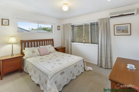 Property photo of 13 Kewarra Street Kenmore QLD 4069