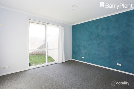 Property photo of 4 Jamie Close Cranbourne VIC 3977