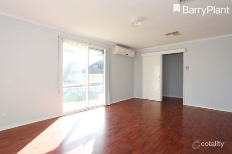 Property photo of 4 Jamie Close Cranbourne VIC 3977
