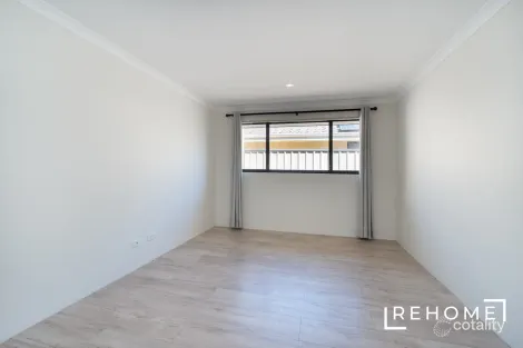 Property photo of 16 Warrilow Loop Canning Vale WA 6155