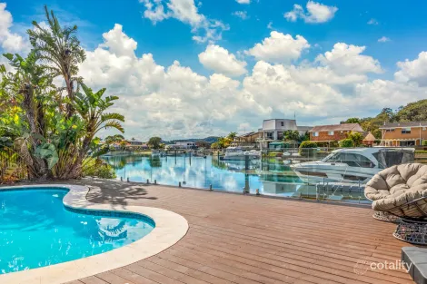 Property photo of 35 Helmsman Boulevard St Huberts Island NSW 2257