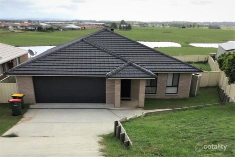 Property photo of 13 Andrew Court Rutherford NSW 2320