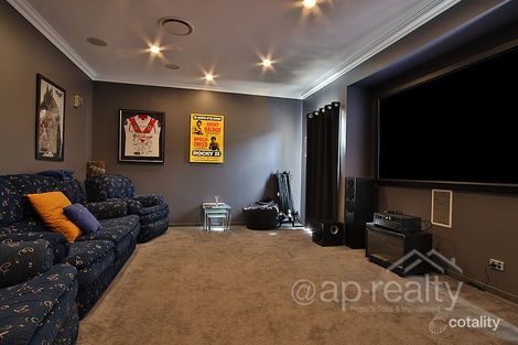 Property photo of 8 William Close Doolandella QLD 4077