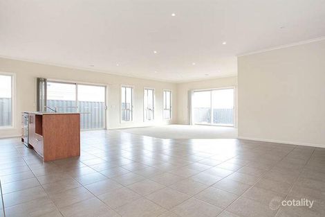 Property photo of 8 Circuit Drive Truganina VIC 3029
