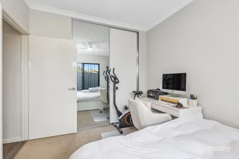 Property photo of 3/4 Farne Close Warwick WA 6024