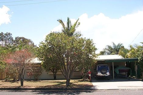 17 Matthew Dr, Urangan, QLD 4655