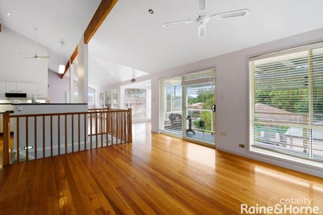 Property photo of 19 McKellar Close Point Clare NSW 2250