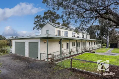 240 Brown Rd, Pakenham, VIC 3810