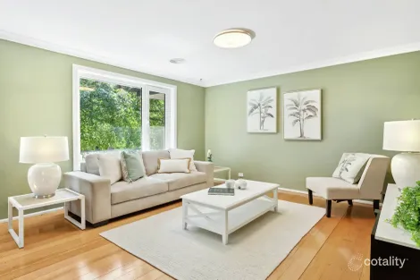 Property photo of 27 Hyndes Crescent Holder ACT 2611