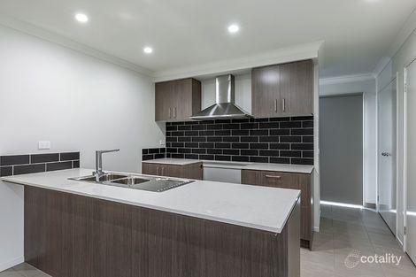 Property photo of 19 Tiverton Terrace Werribee VIC 3030