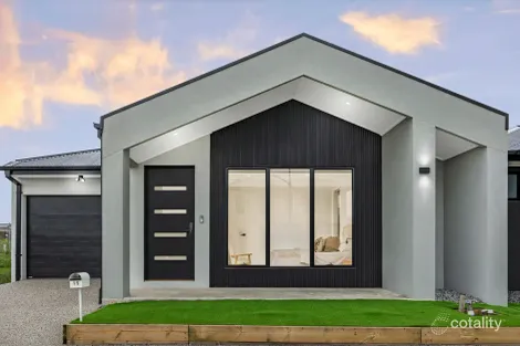 15 Myrtleford St, Wollert, VIC 3750