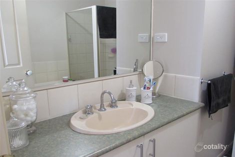 Property photo of 2/23 Guelph Street Somerville VIC 3912