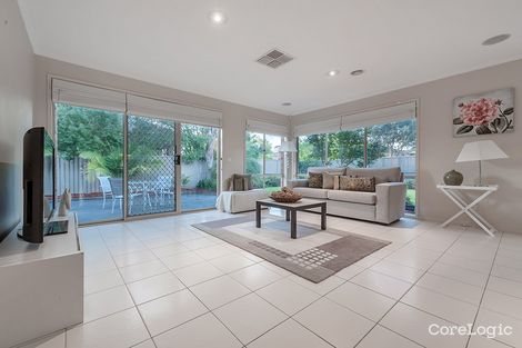 Property photo of 17 Mittagong Rise Craigieburn VIC 3064