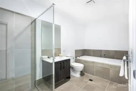 Property photo of 5 Ashwood Circuit Chambers Flat QLD 4133