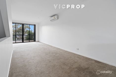Property photo of 21 Ulmara Parkway Maidstone VIC 3012